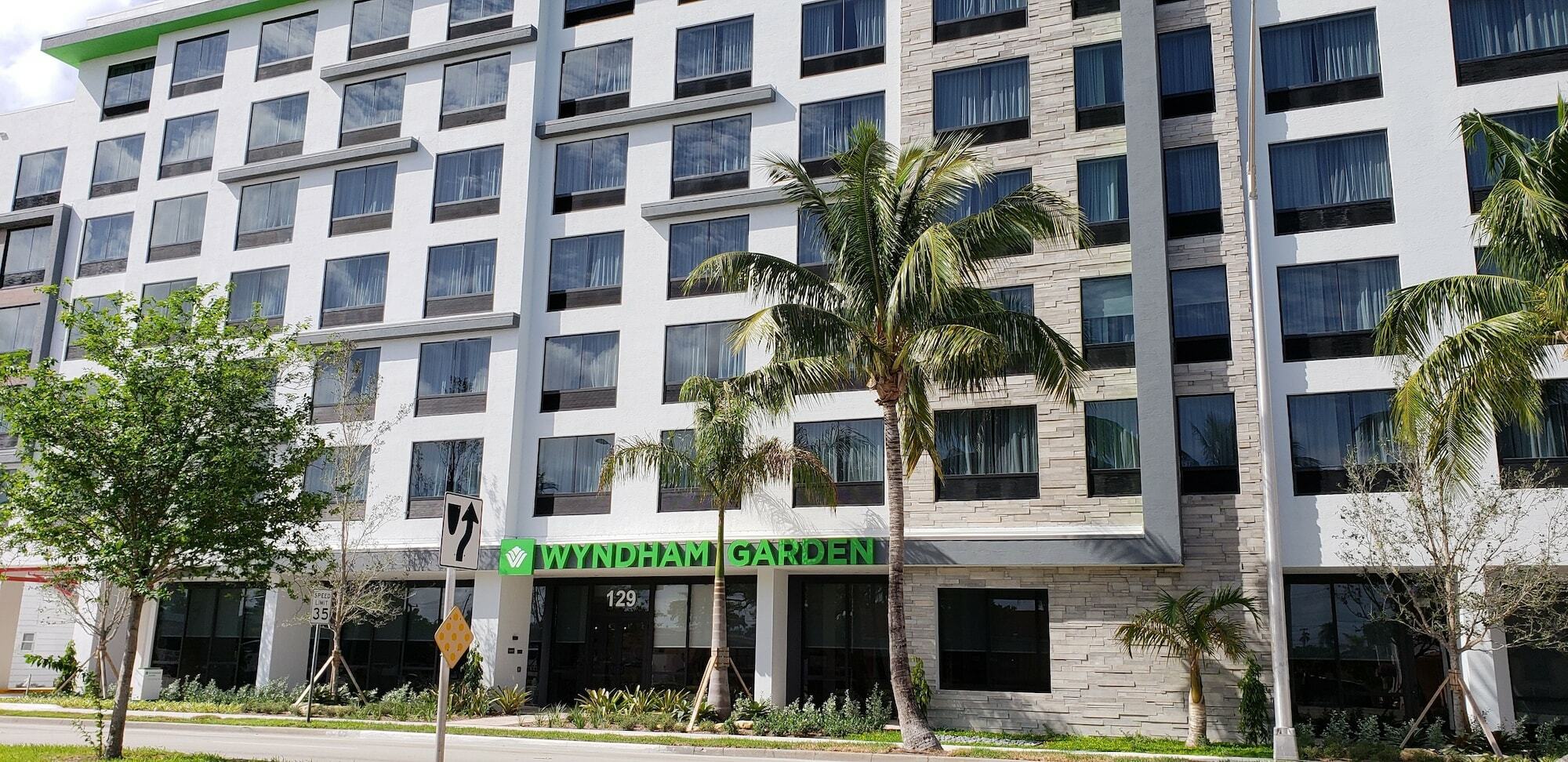 Wyndham Garden Ft Lauderdale Airport & Cruise Port Hotel Dania Beach Exterior photo